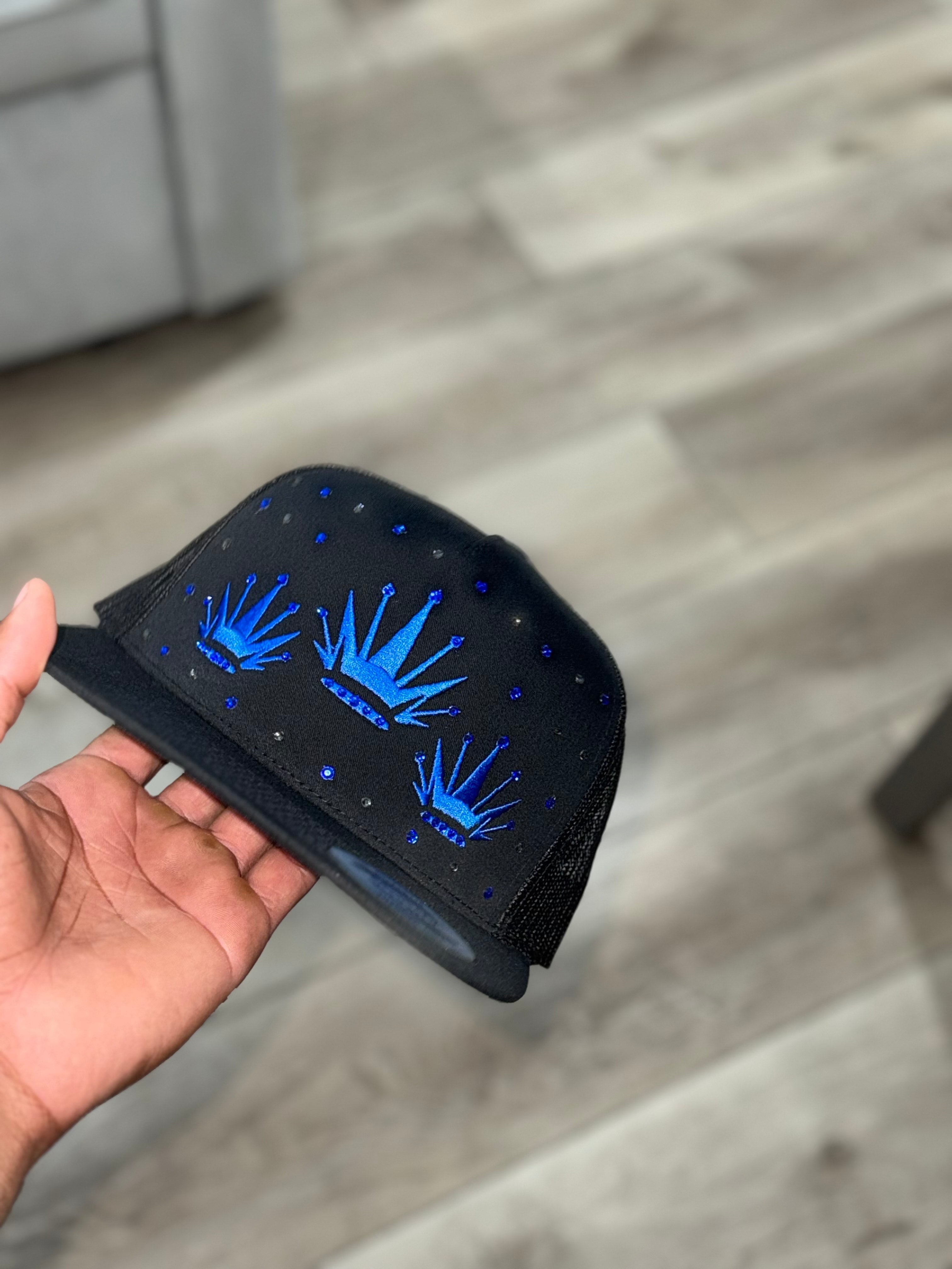 Load video: Gorras Con Diamantes Al DM